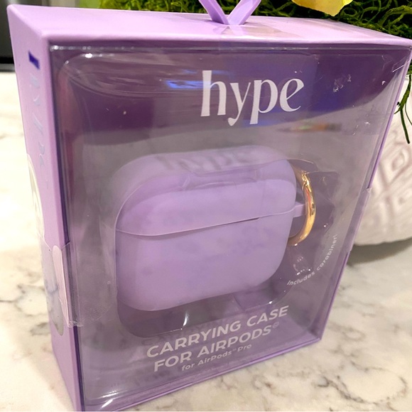 NWT! Carrying case for Airpods Pro - Picture 2 of 10